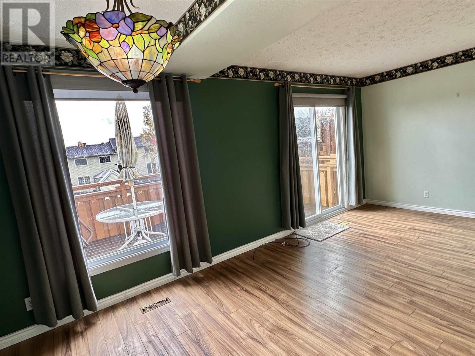 3 Farrell Cres, Elliot Lake, ON