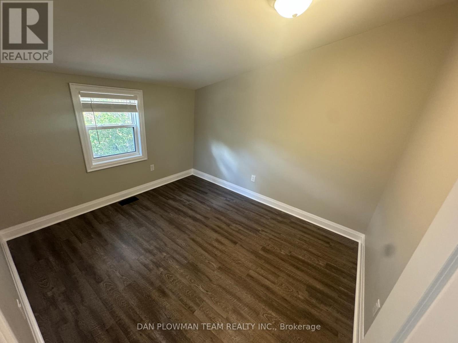 Upper - 460 Park Road S, Oshawa, ON - Indoor Photo Showing Other Room