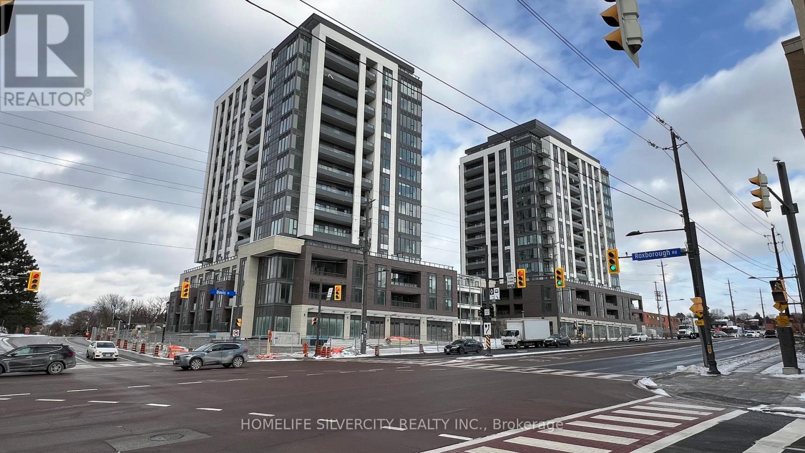 610 A - 705 Davis Drive, Newmarket, ON - Outdoor With Balcony With Facade