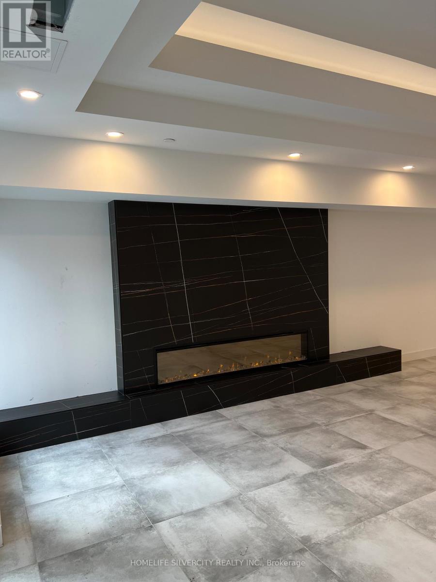 610 A - 705 Davis Drive, Newmarket, ON - Indoor Photo Showing Other Room