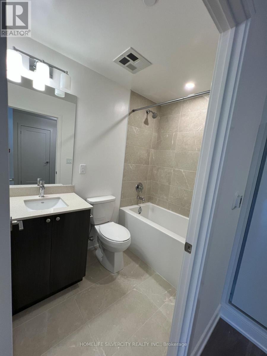 610 A - 705 Davis Drive, Newmarket, ON - Indoor Photo Showing Bathroom