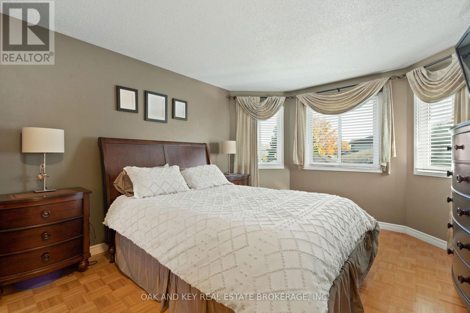 143 Golfview Road, London South (South Q), ON - Indoor Photo Showing Bedroom