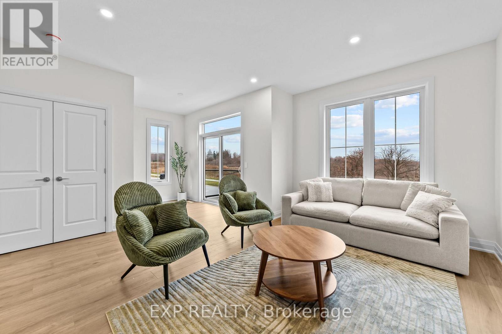 16 - 2605 Kettering Place, London South (South U), ON - Indoor Photo Showing Living Room