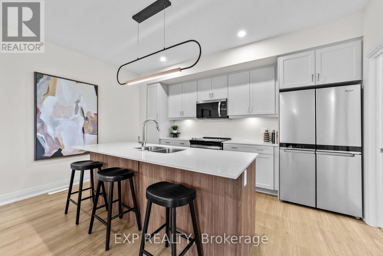 16 - 2605 Kettering Place, London South (South U), ON - Indoor Photo Showing Kitchen With Double Sink With Upgraded Kitchen