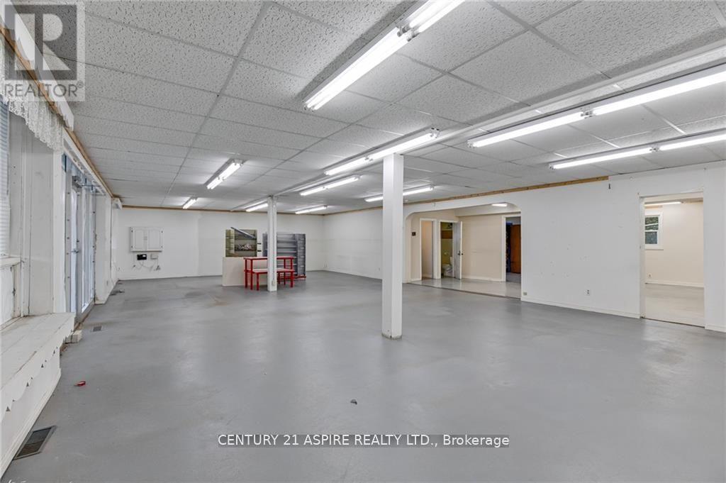 2096 Petawawa Boulevard, Petawawa, ON