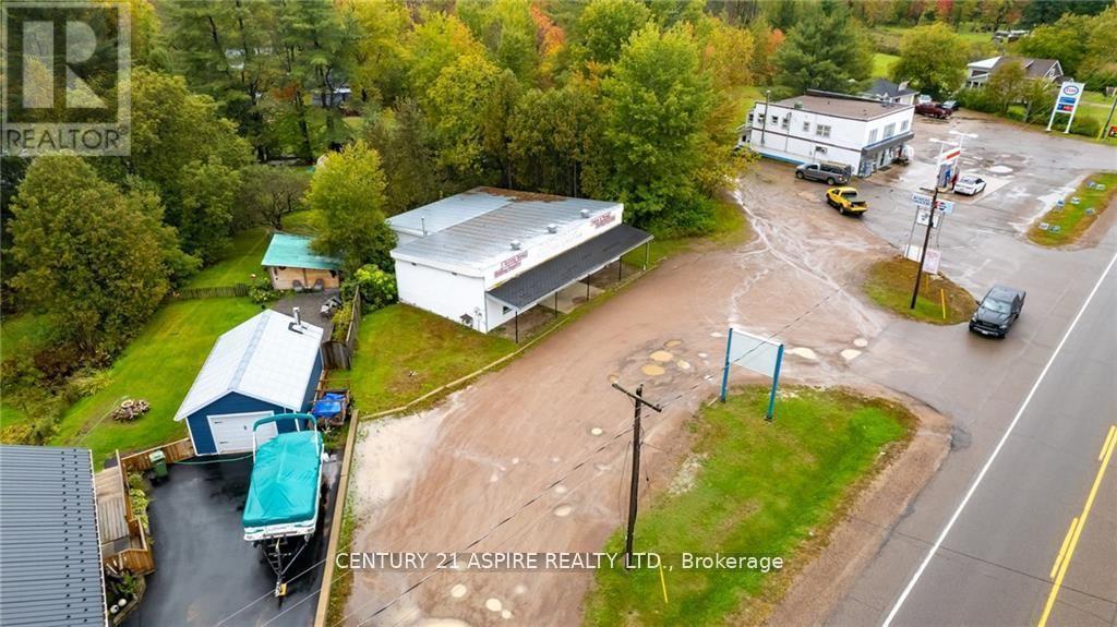 2096 Petawawa Boulevard, Petawawa, ON