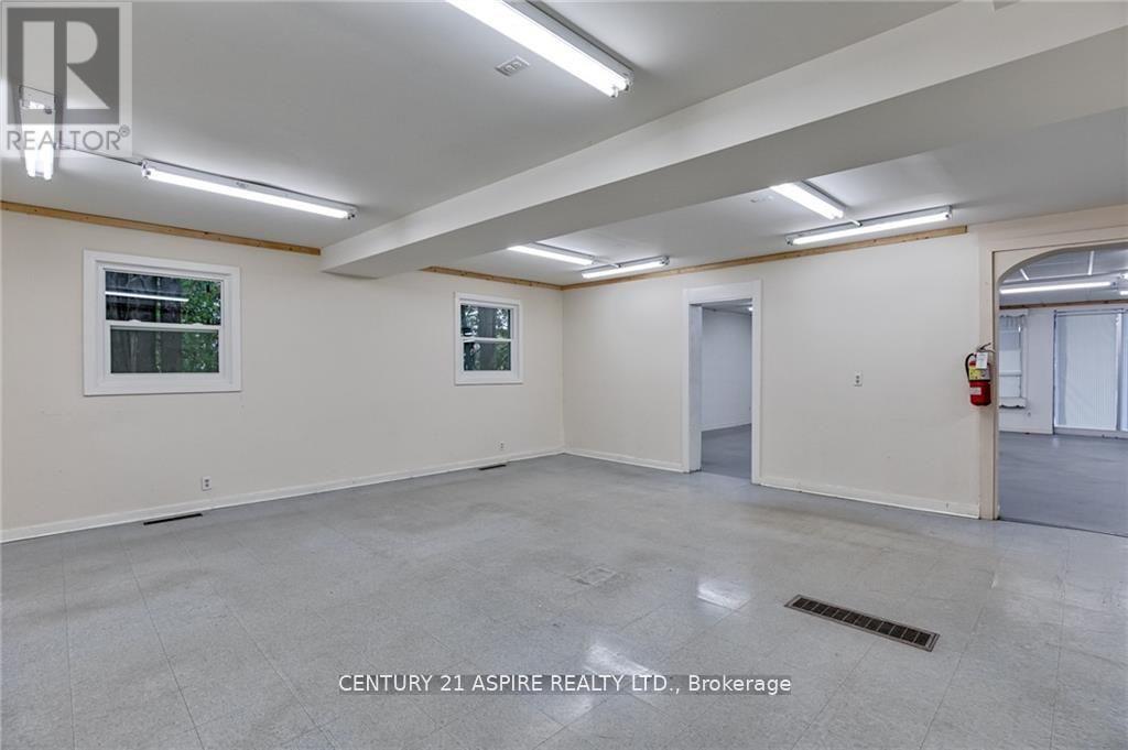 2096 Petawawa Boulevard, Petawawa, ON