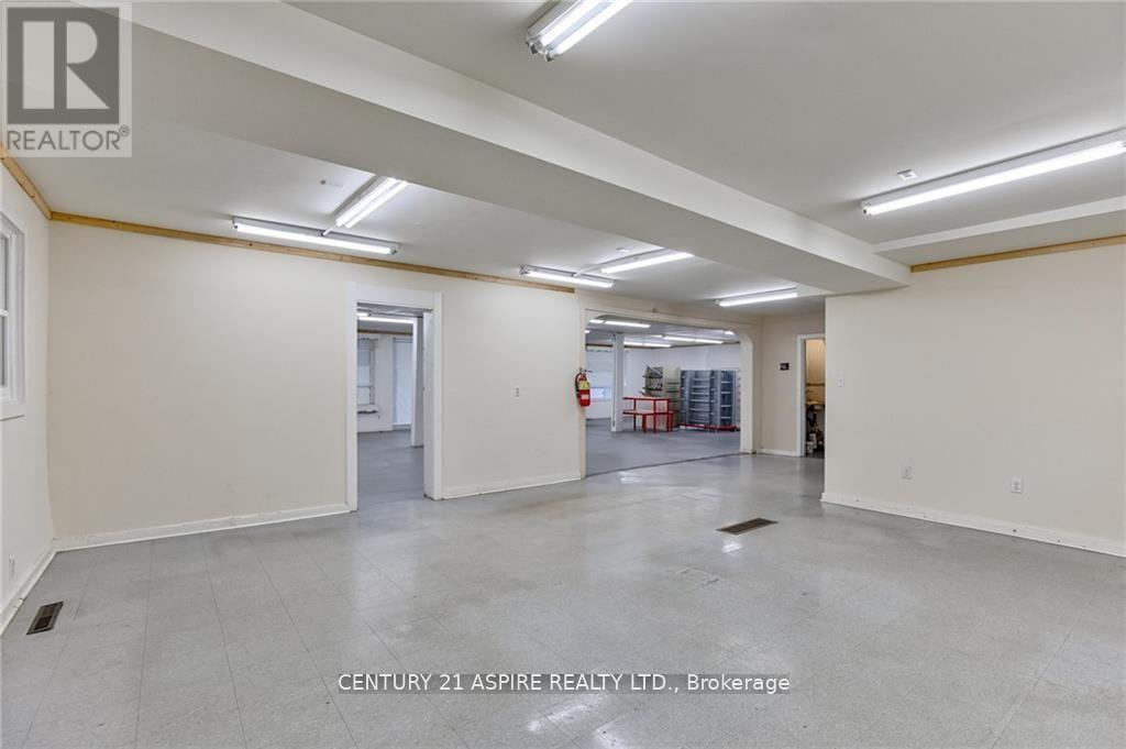 2096 Petawawa Boulevard, Petawawa, ON