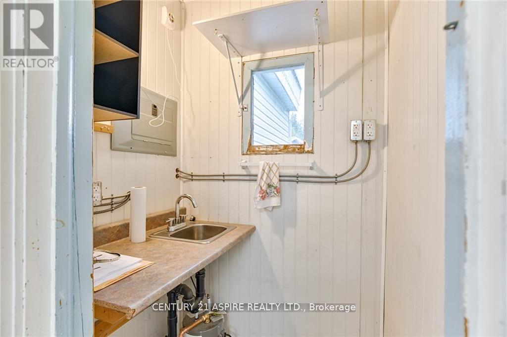 2096 Petawawa Boulevard, Petawawa, ON