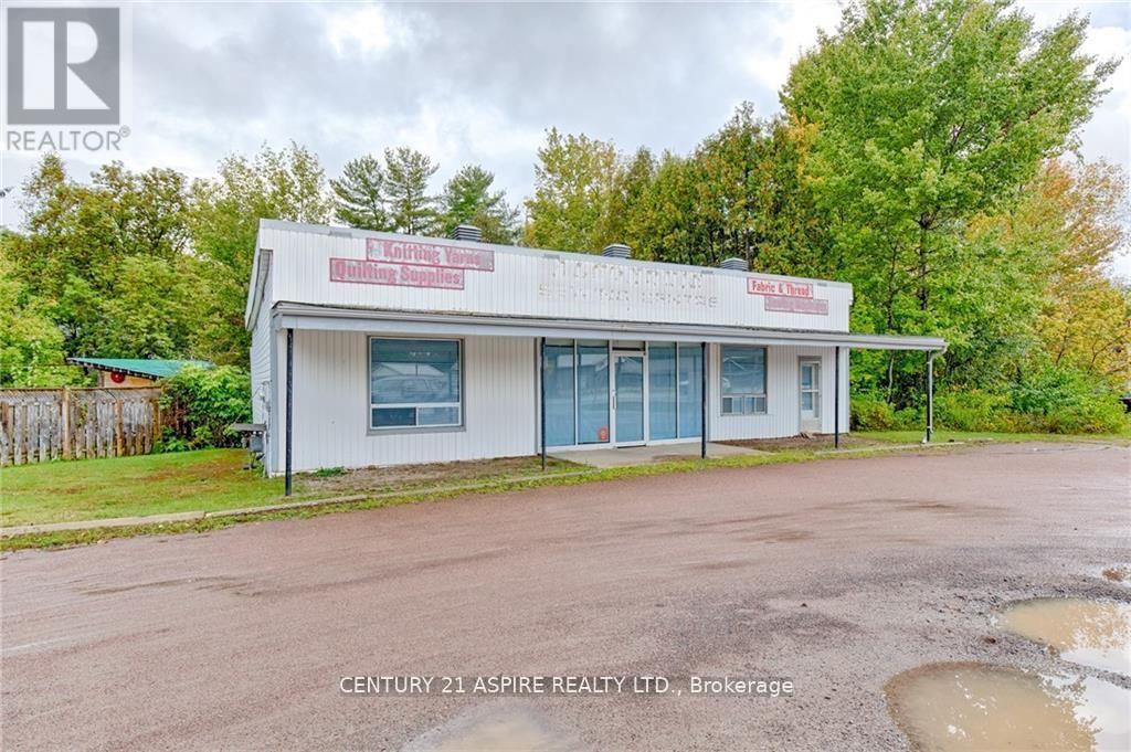 2096 Petawawa Boulevard, Petawawa, ON