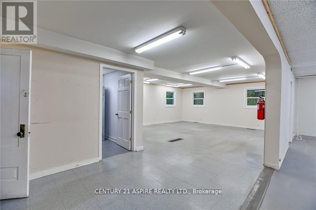 2096 Petawawa Boulevard, Petawawa, ON