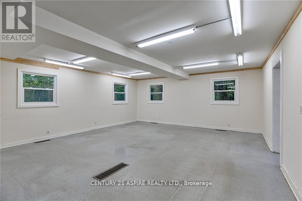 2096 Petawawa Boulevard, Petawawa, ON