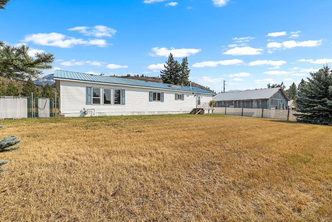 9145 Cascade Street, Elko, BC