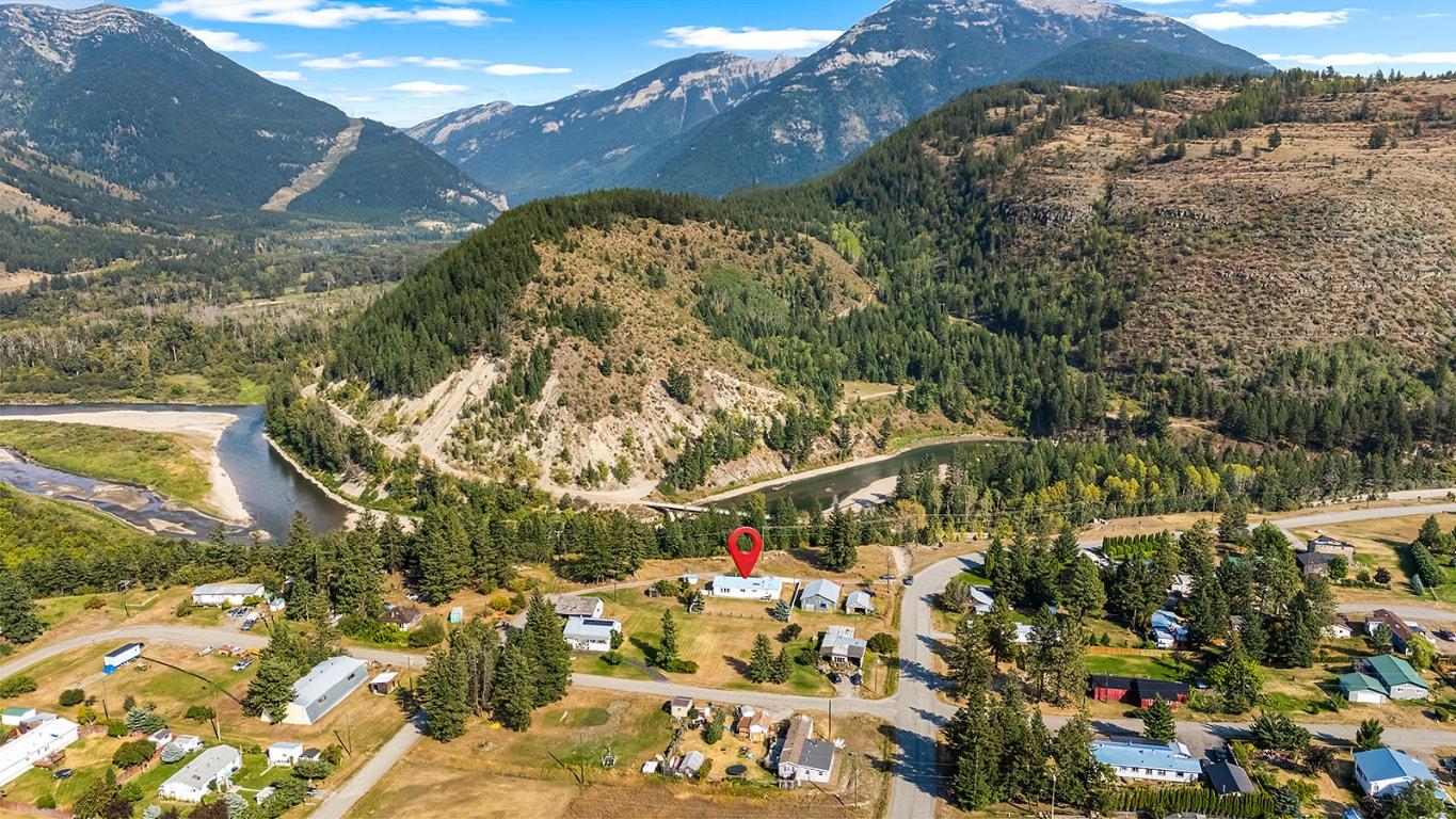 9145 Cascade Street, Elko, BC