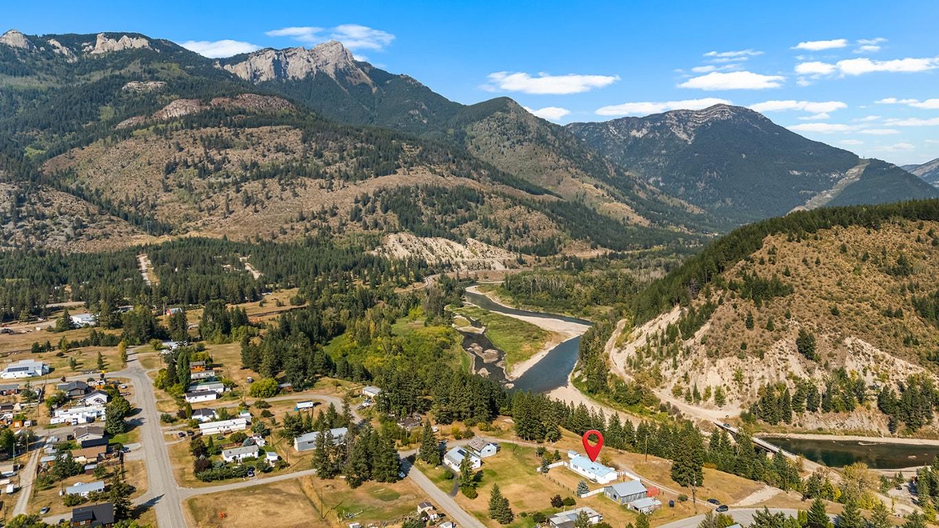 9145 Cascade Street, Elko, BC