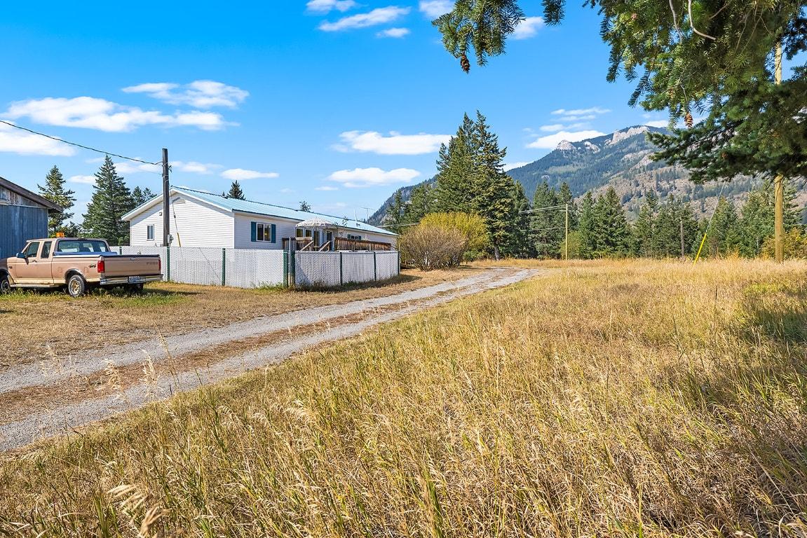 9145 Cascade Street, Elko, BC