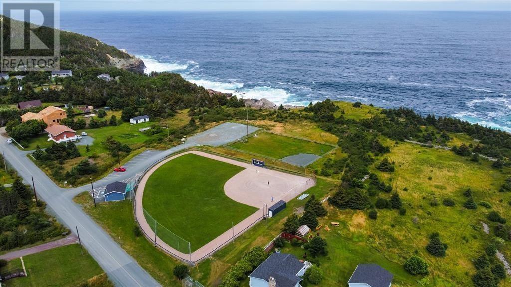 809-811 Main Road, Pouch Cove, NL