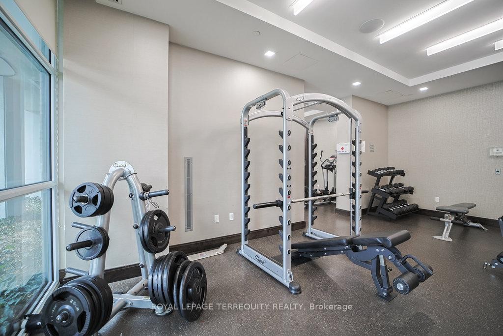 411-275 Yorkland Road, Toronto, ON - Indoor Photo Showing Gym Room