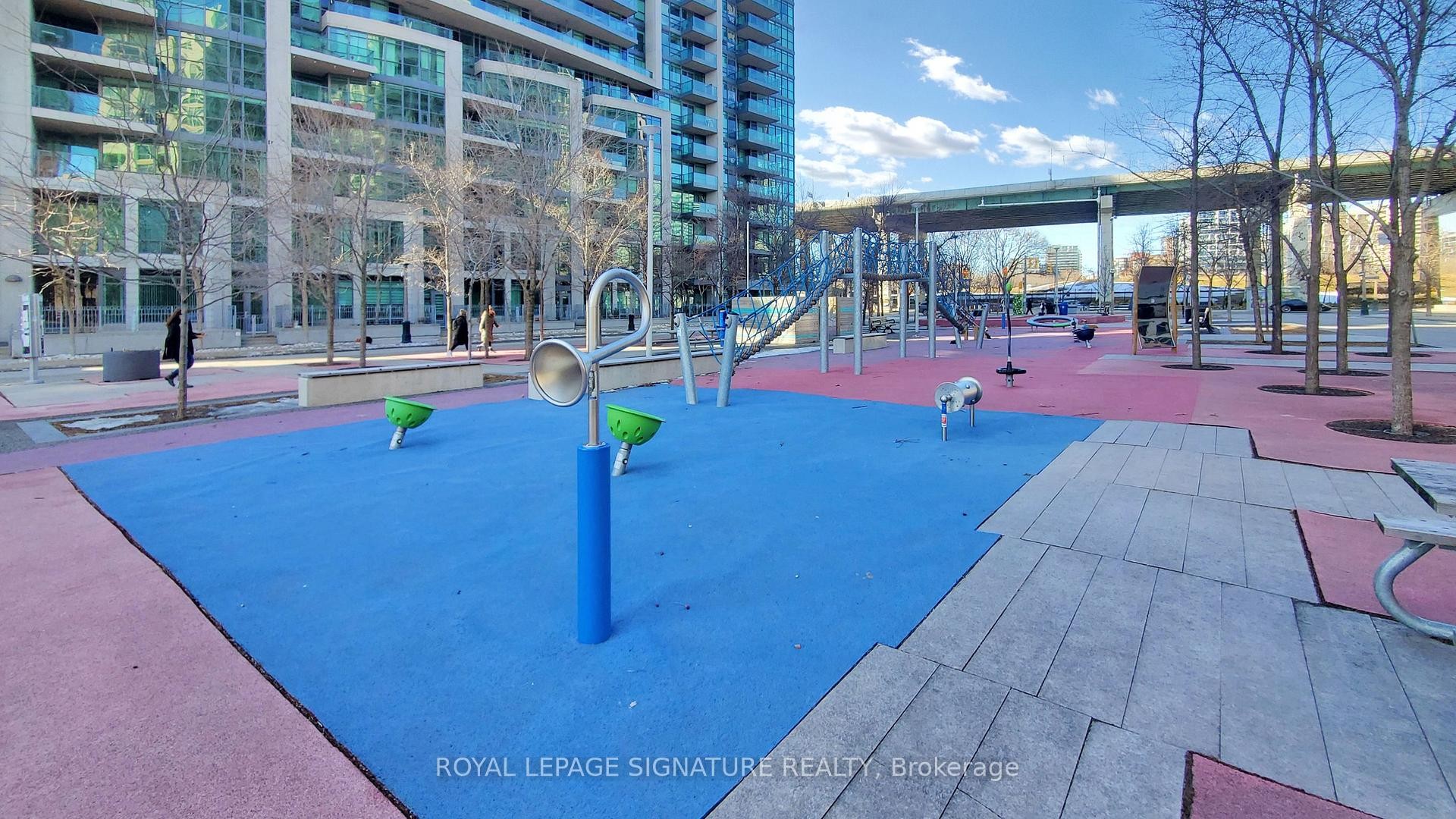 3403-215 Fort York Boulevard, Toronto, ON - Outdoor