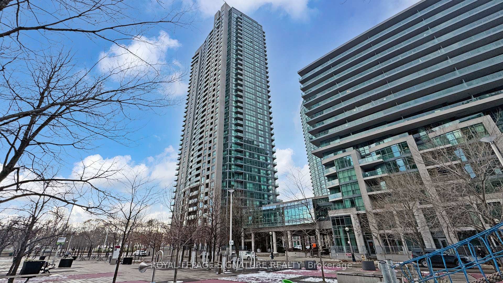 3403-215 Fort York Boulevard, Toronto, ON - Outdoor With Facade