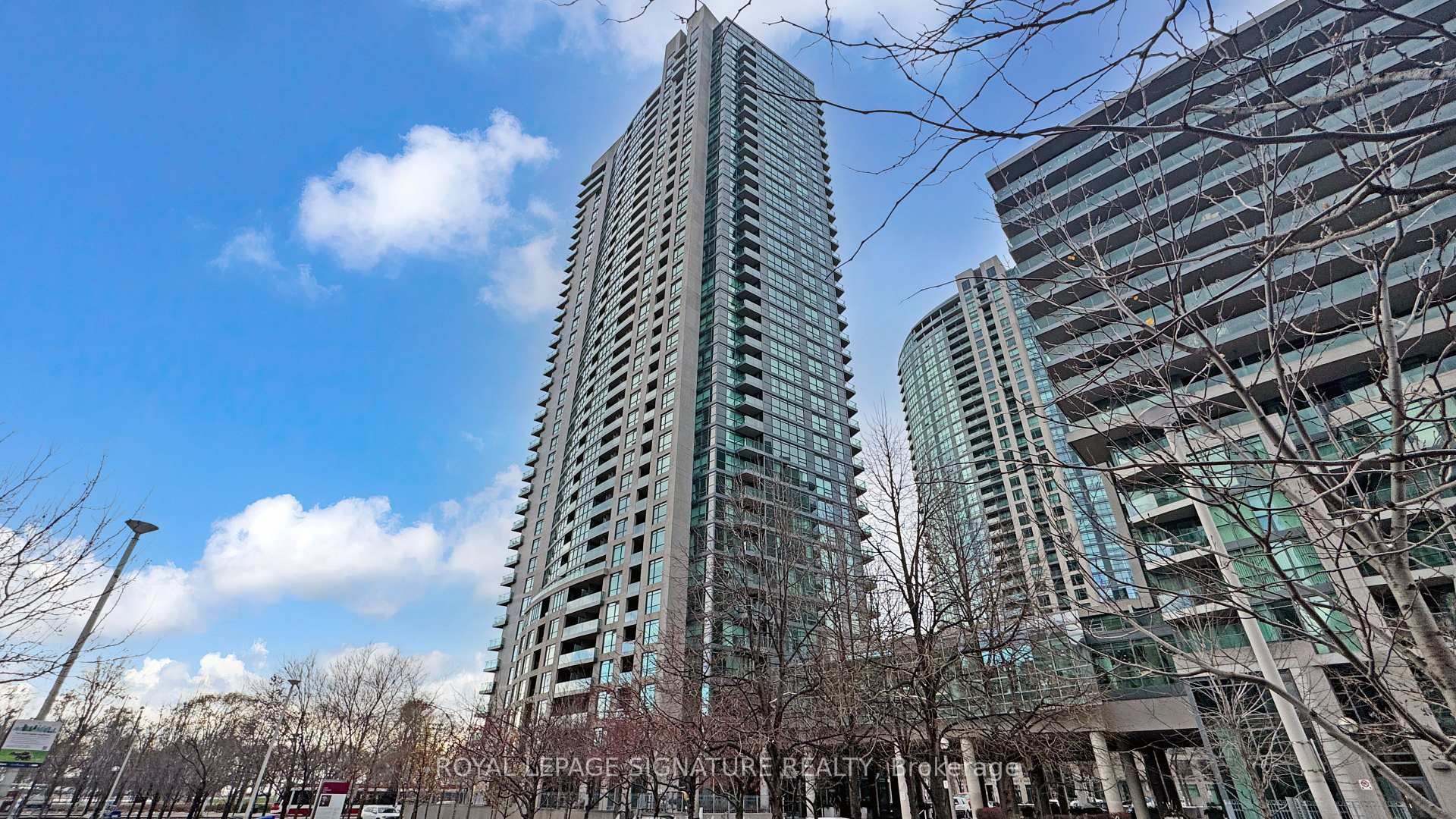 3403-215 Fort York Boulevard, Toronto, ON - Outdoor With Facade