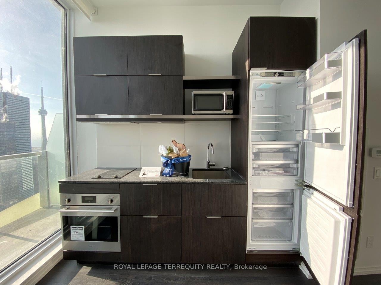 6008-197 Yonge Street, Toronto, ON - Indoor