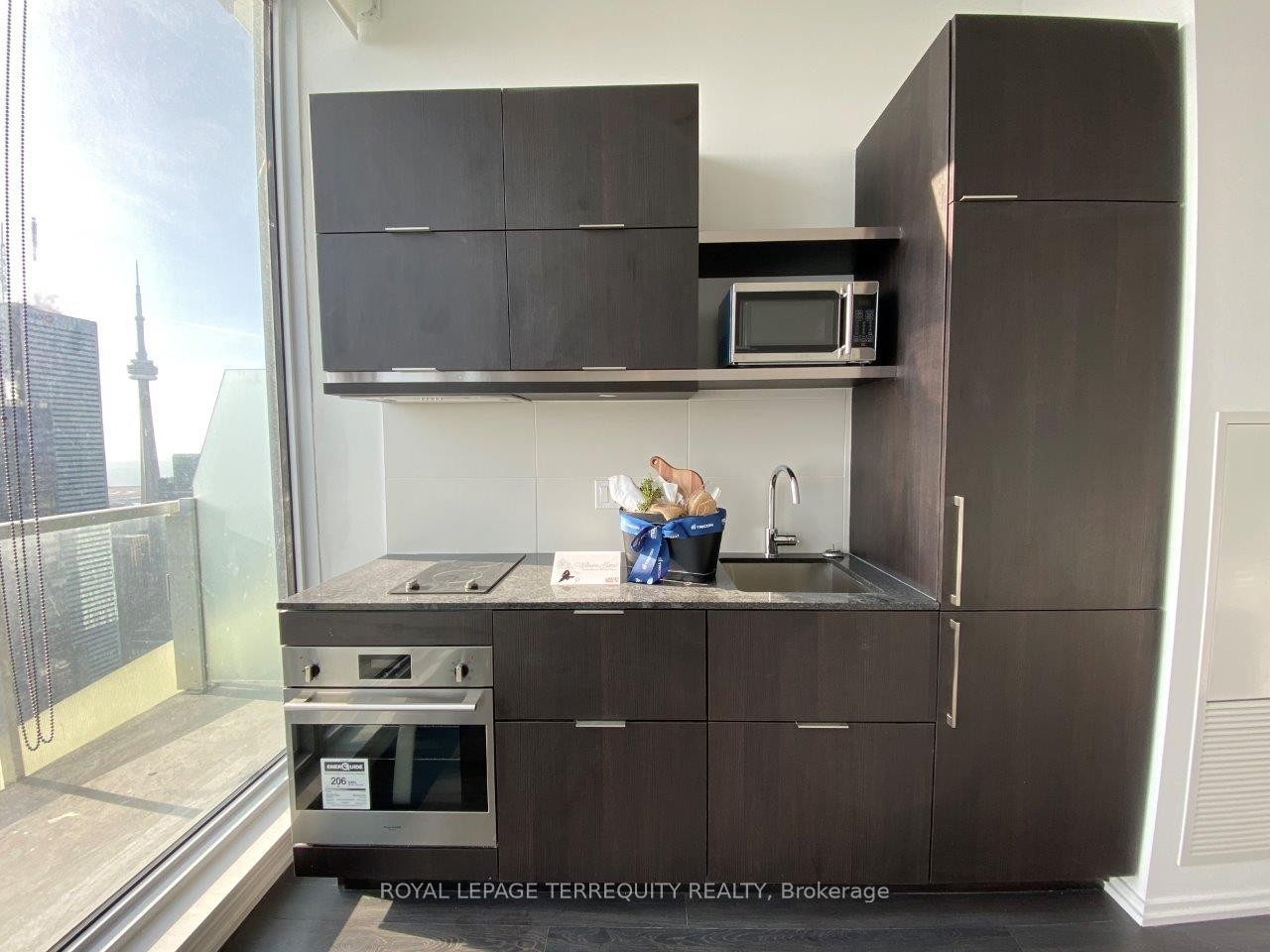 6008-197 Yonge Street, Toronto, ON - Indoor