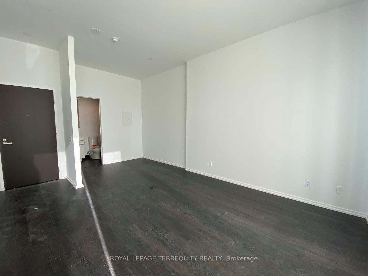 6008-197 Yonge Street, Toronto, ON - Indoor Photo Showing Other Room