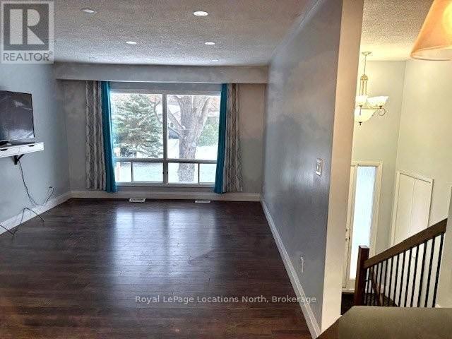 40 Vanier Street, Tiny, ON - Indoor Photo Showing Other Room