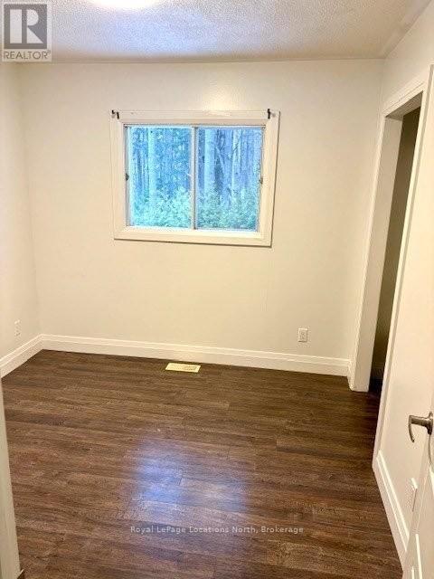 40 Vanier Street, Tiny, ON - Indoor Photo Showing Other Room