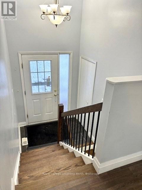 40 Vanier Street, Tiny, ON - Indoor Photo Showing Other Room