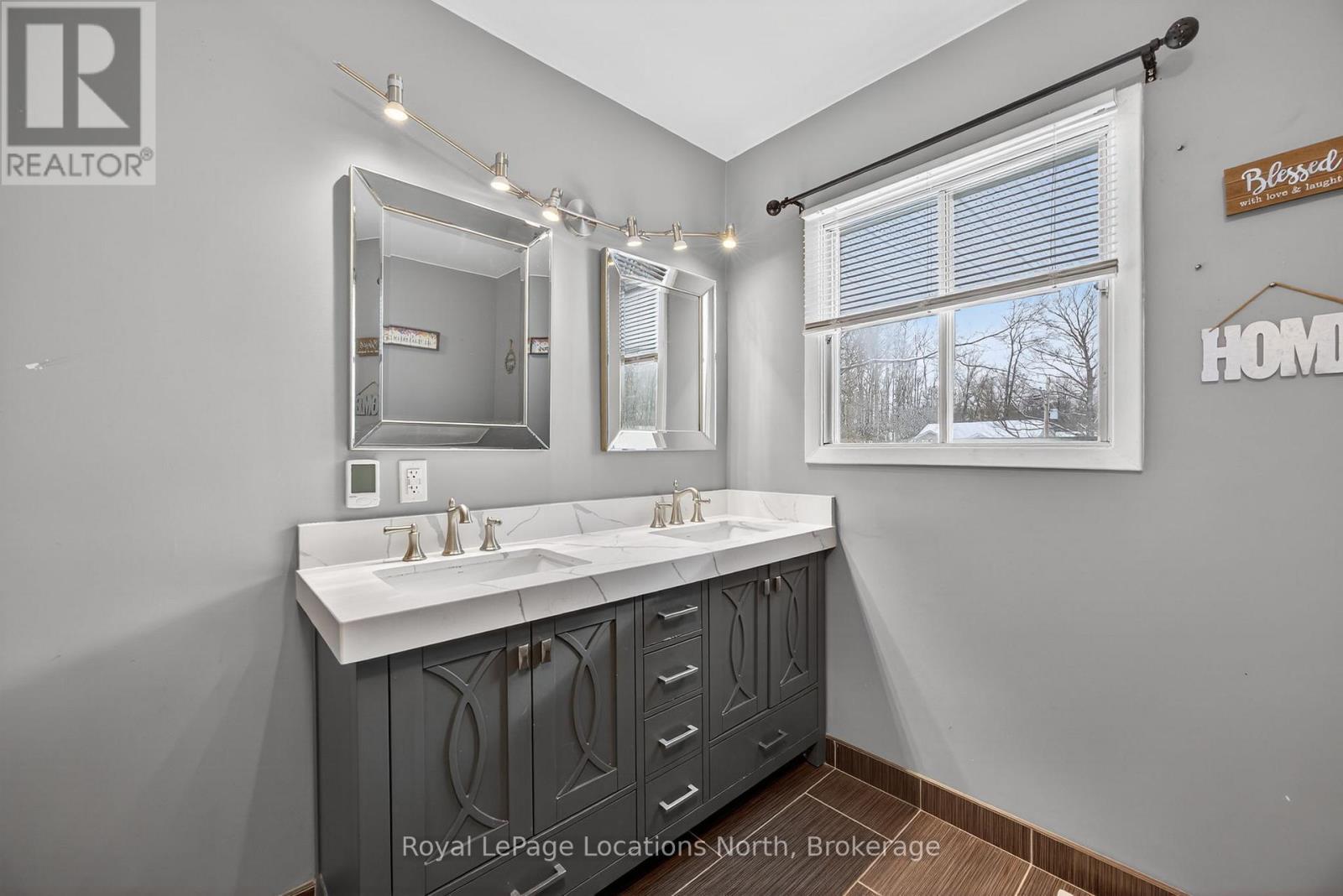 40 Rue Vanier Street, Tiny, ON - Indoor Photo Showing Bathroom