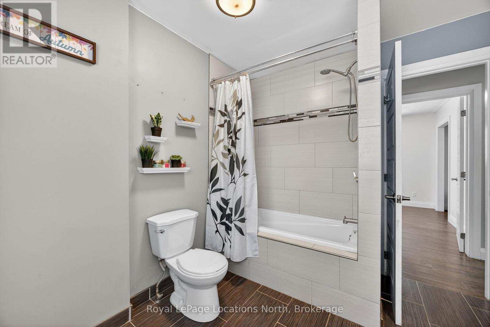 40 Rue Vanier Street, Tiny, ON - Indoor Photo Showing Bathroom