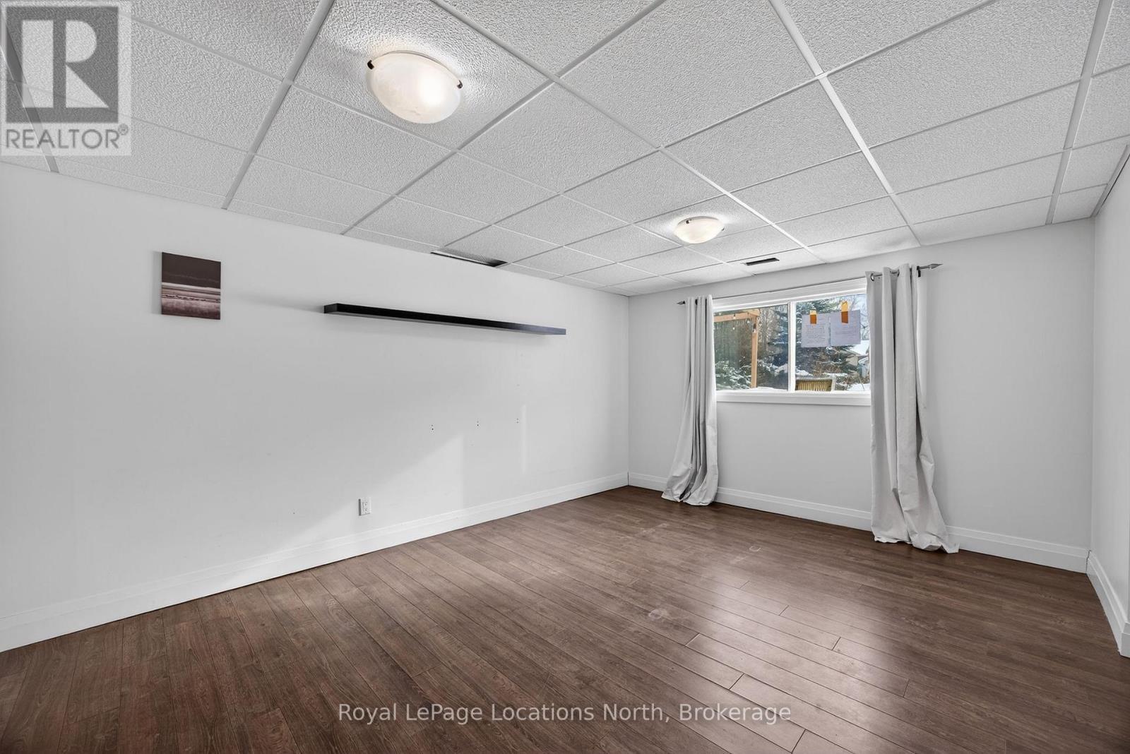 40 Rue Vanier Street, Tiny, ON - Indoor Photo Showing Other Room