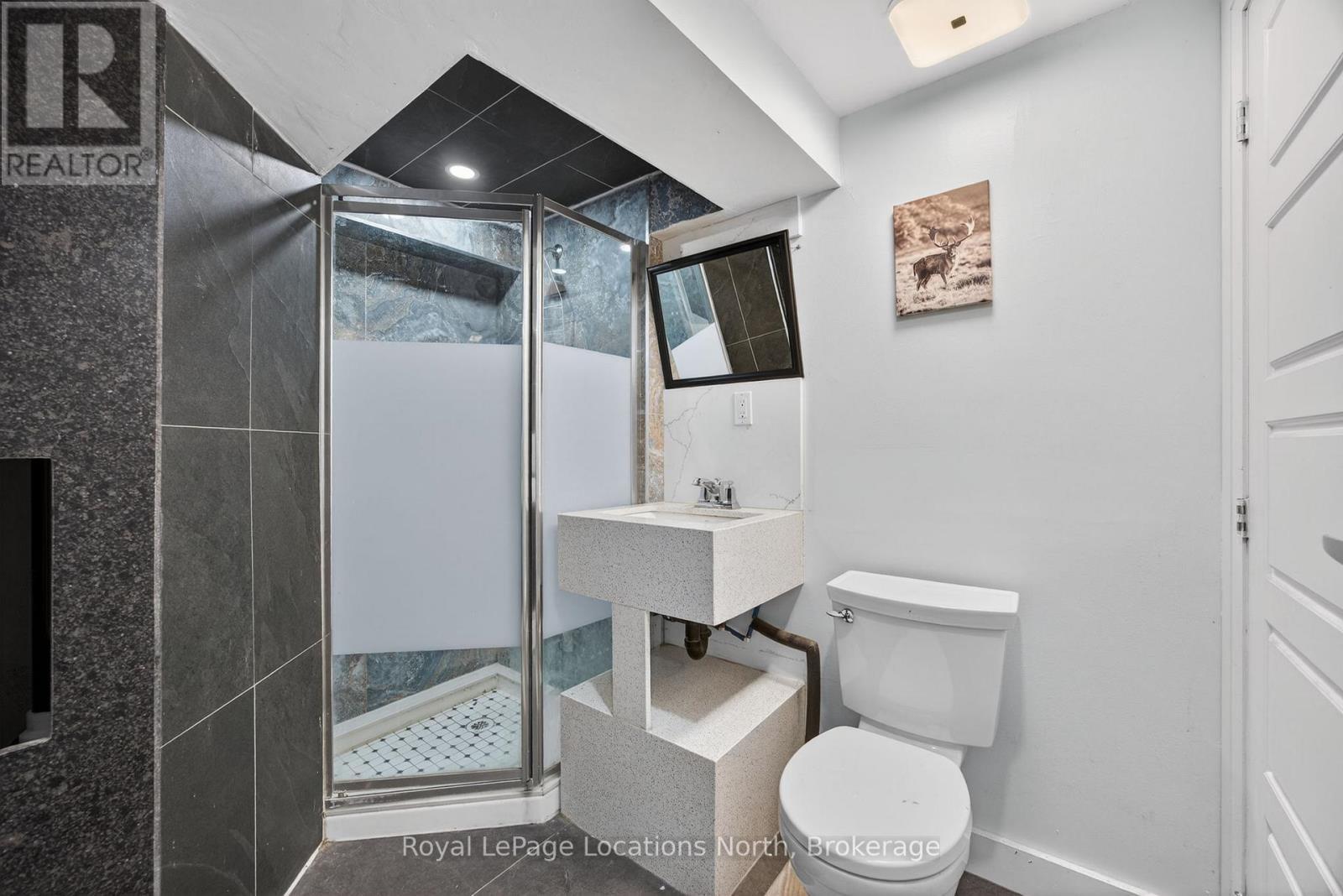 40 Rue Vanier Street, Tiny, ON - Indoor Photo Showing Bathroom