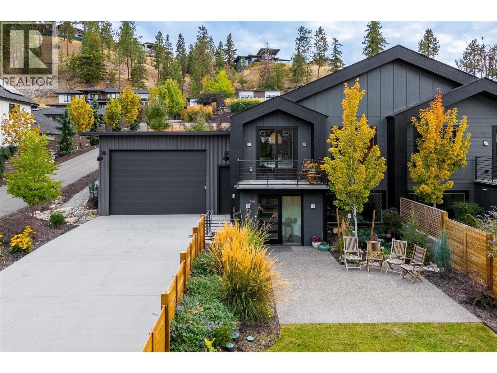Welcome to 761 Barnaby Road, your new modern oasis - 761 Barnaby Road, Kelowna, BC - Outdoor