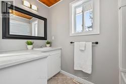 4 pc bath, main level -