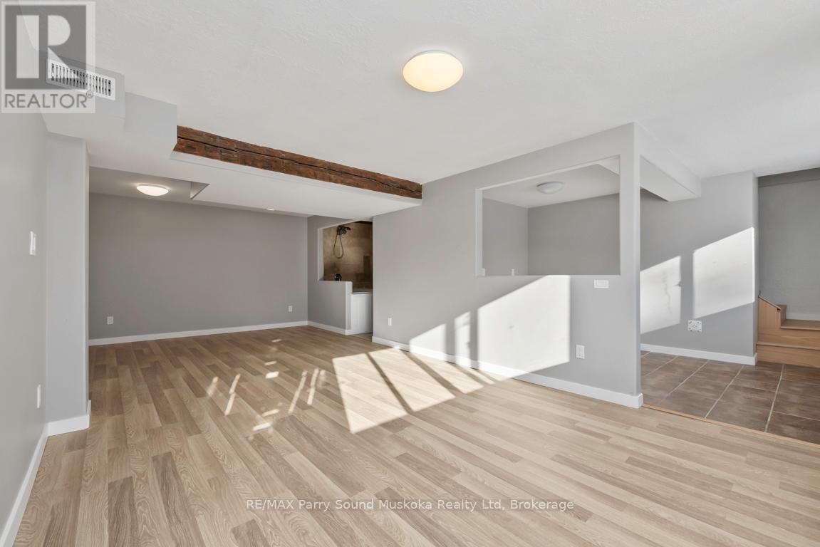 53 124 Highway, Mcdougall, ON - Indoor Photo Showing Other Room