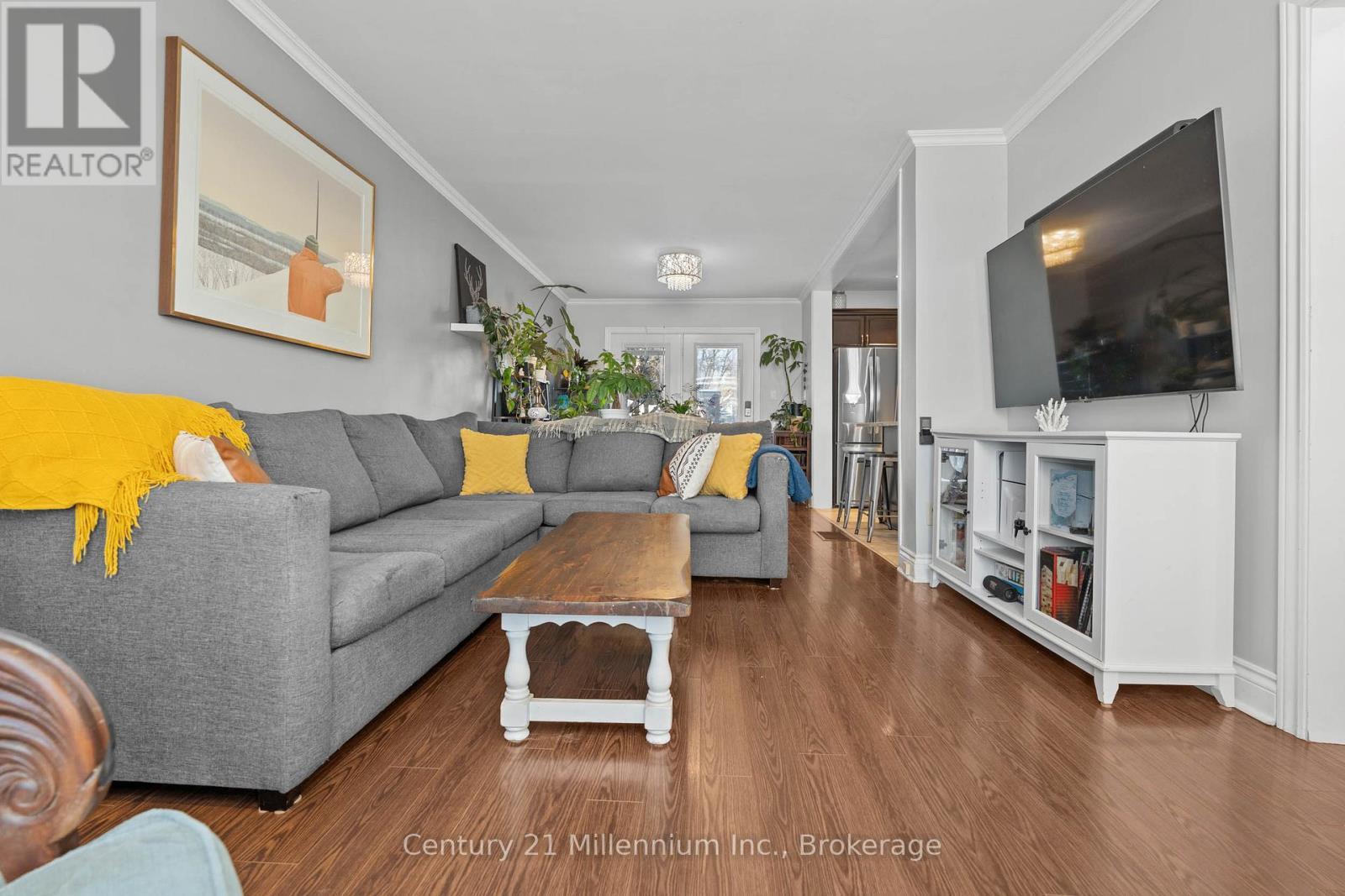 1188 2Nd Avenue W, Owen Sound, ON - Indoor Photo Showing Living Room