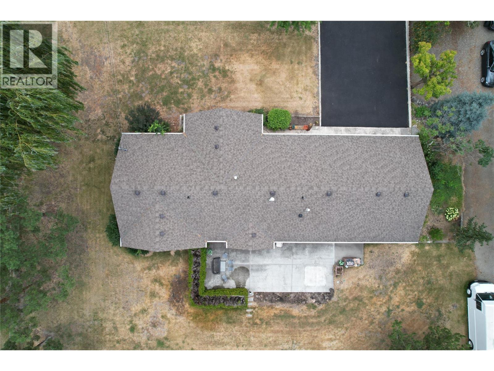 7800 Howe Drive, Coldstream, BC - Outdoor