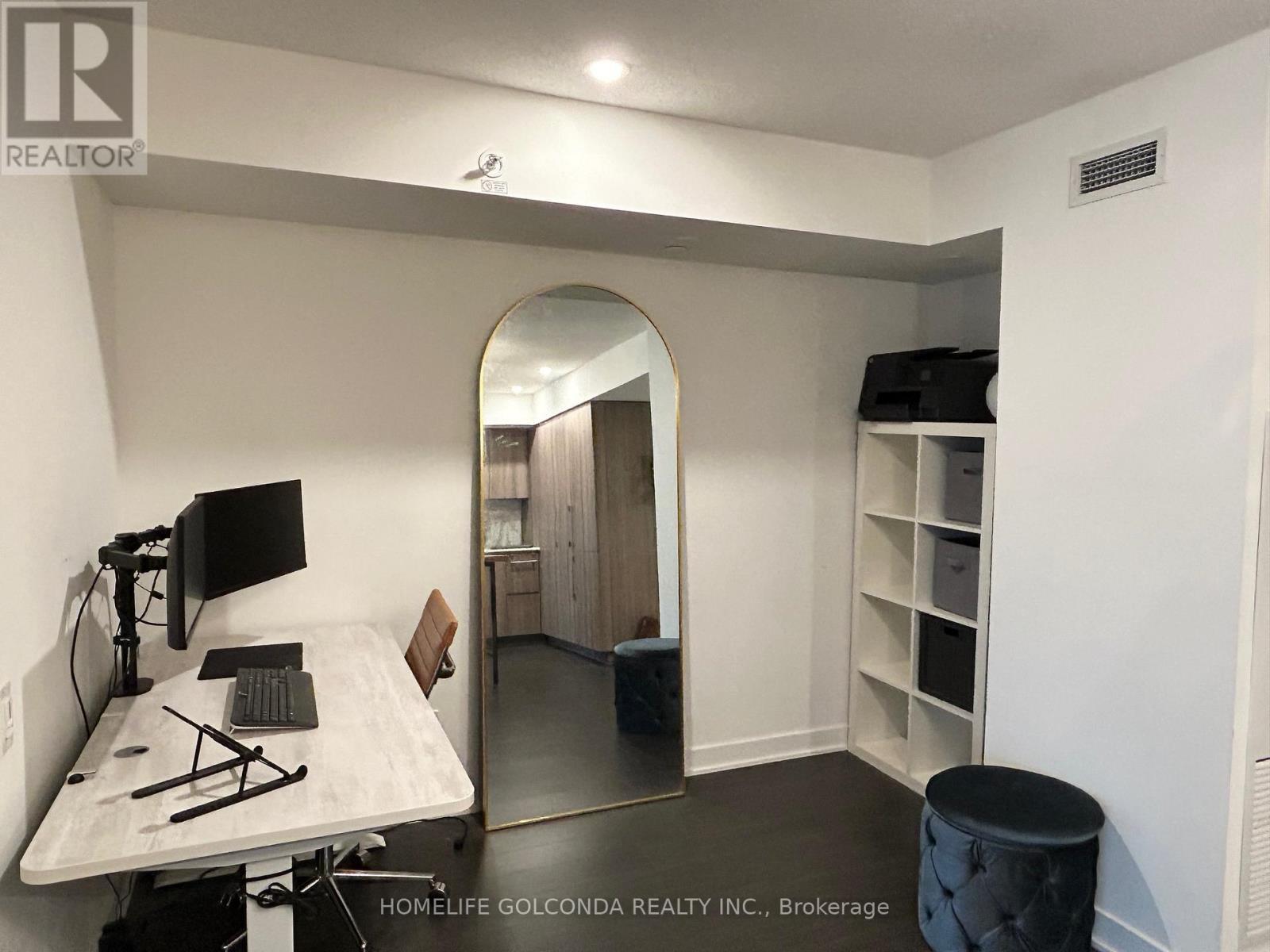 910 - 19 Bathurst Street, Toronto, ON - Indoor Photo Showing Office