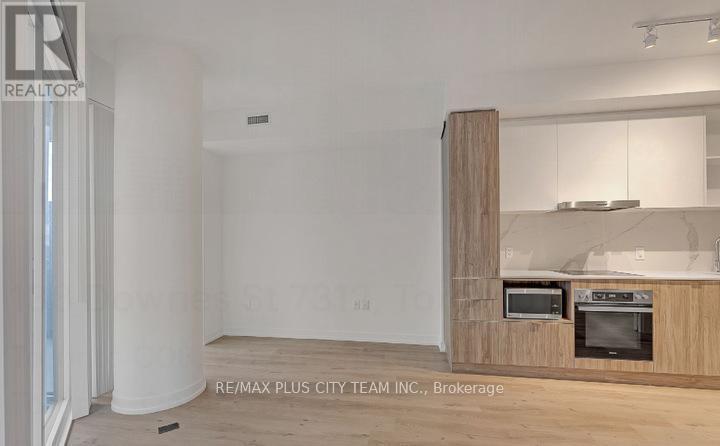 7312 - 138 Downes Street, Toronto, ON - Indoor Photo Showing Kitchen