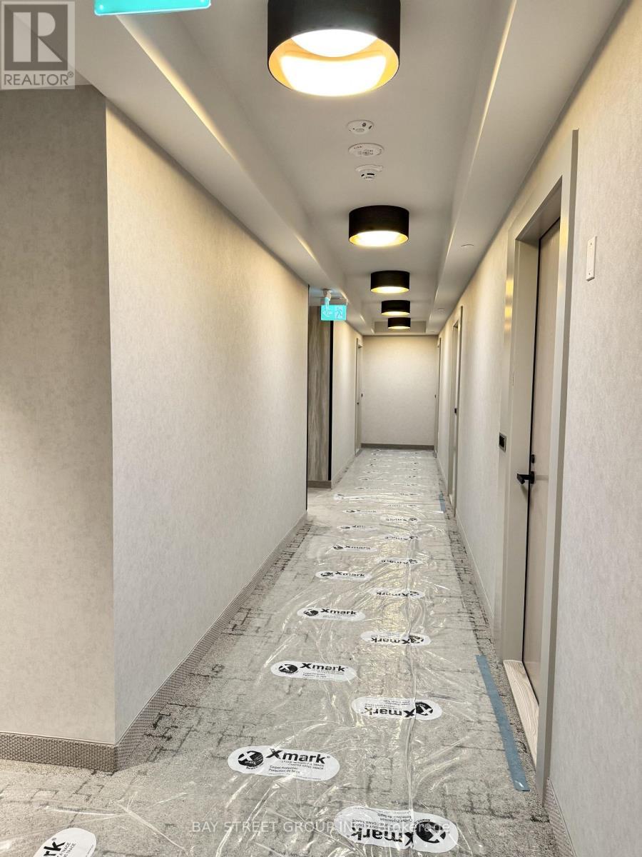 1007 - 8 Interchange Way, Vaughan, ON - Indoor Photo Showing Other Room