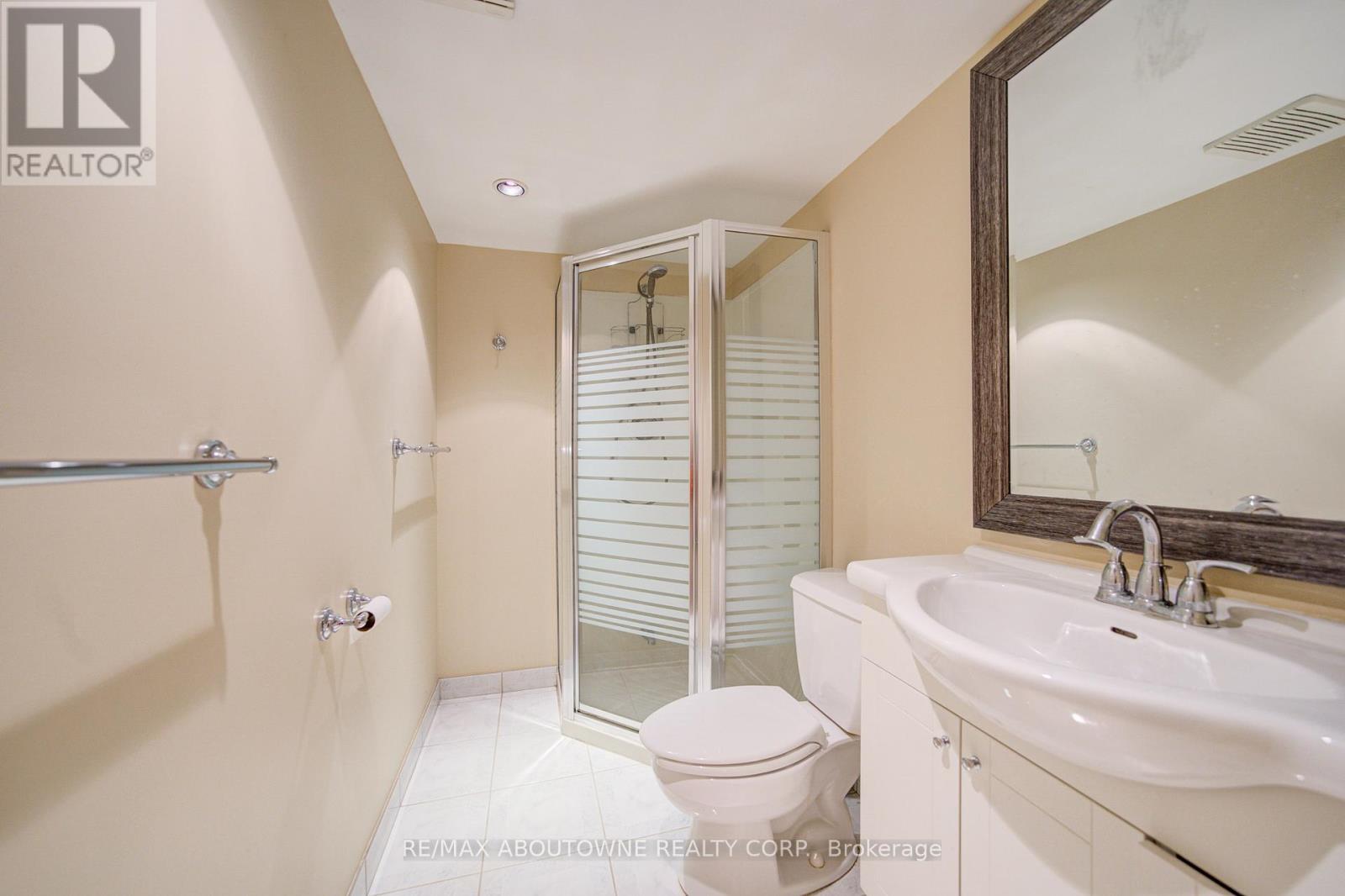 1251 Old Colony Road, Oakville, ON - Indoor Photo Showing Bathroom