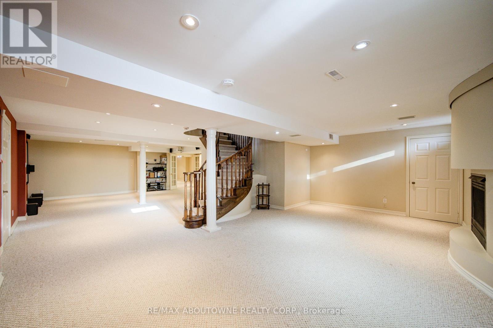 1251 Old Colony Road, Oakville, ON - Indoor