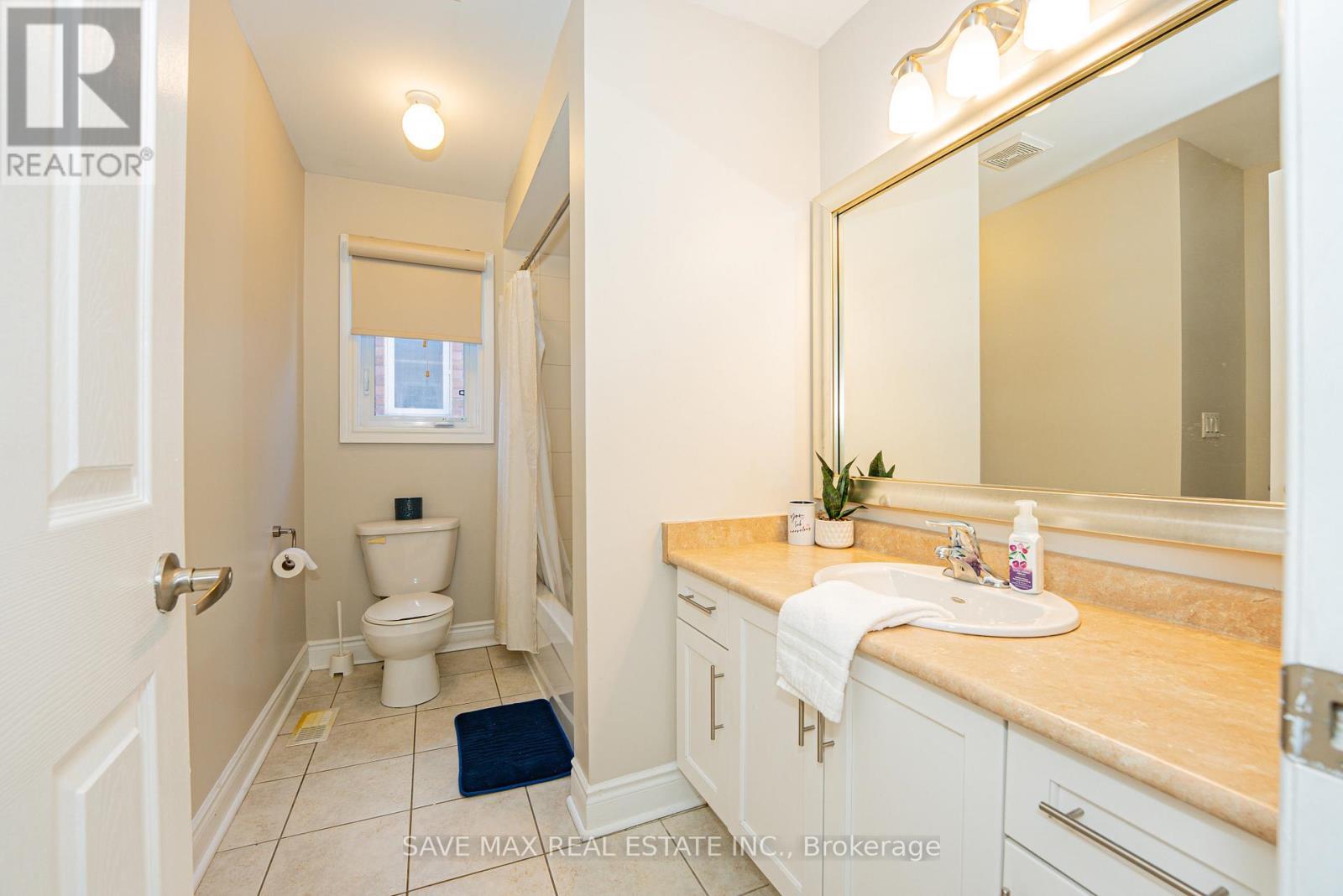 5 Dillon Drive, Brampton, ON - Indoor Photo Showing Bathroom