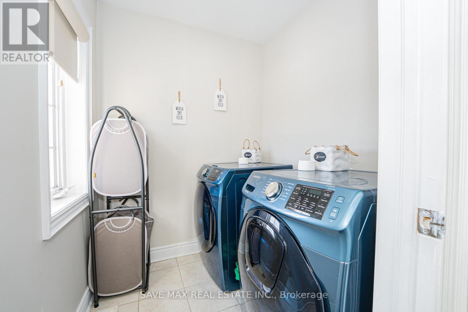 5 Dillon Drive, Brampton, ON - Indoor Photo Showing Laundry Room