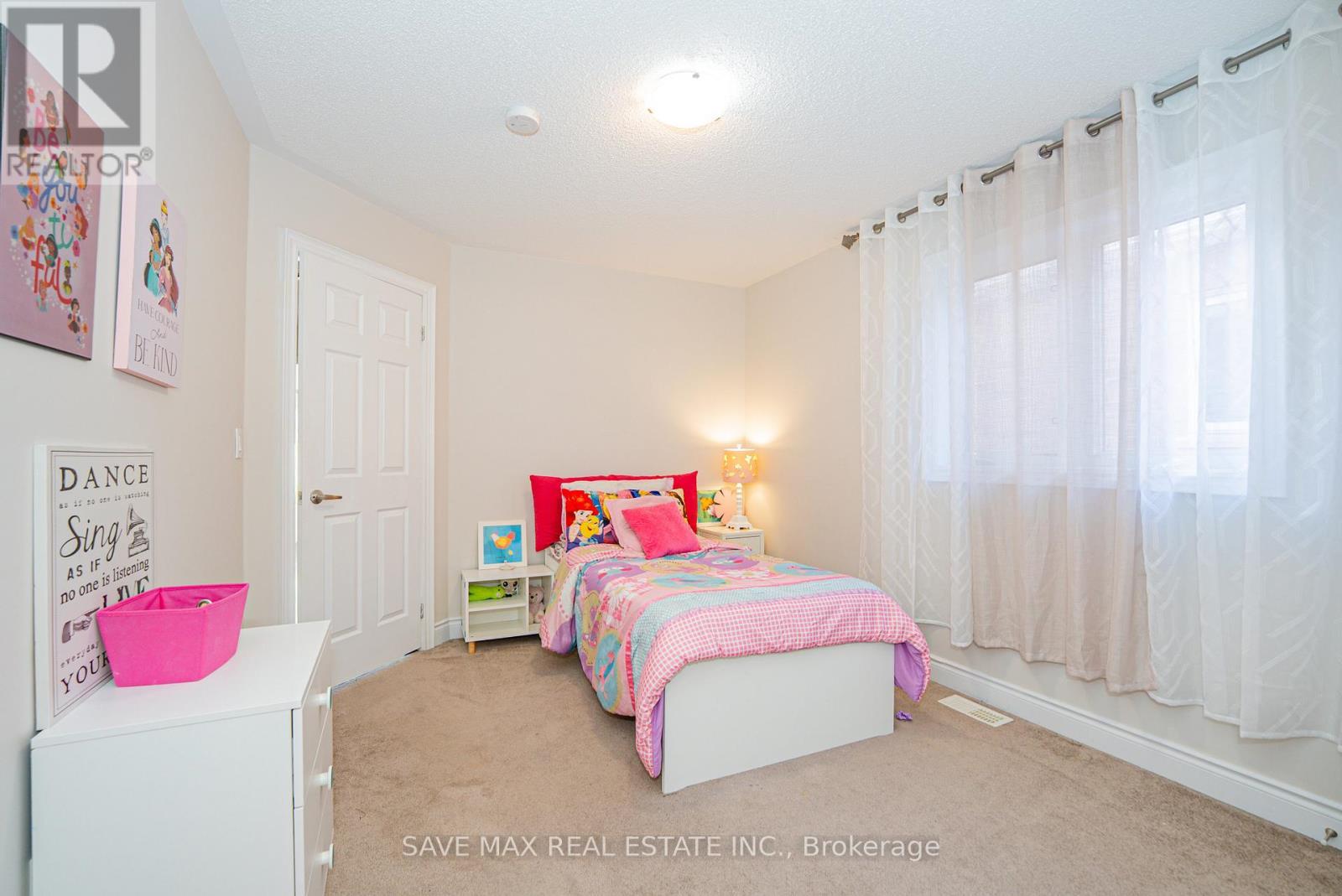 5 Dillon Drive, Brampton, ON - Indoor Photo Showing Bedroom