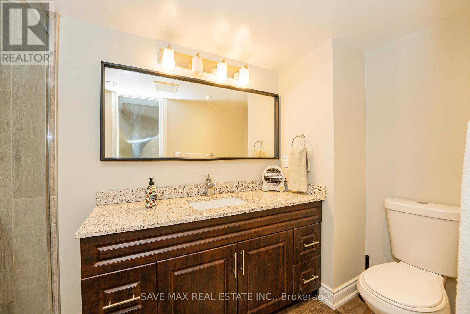 5 Dillon Drive, Brampton, ON - Indoor Photo Showing Bathroom