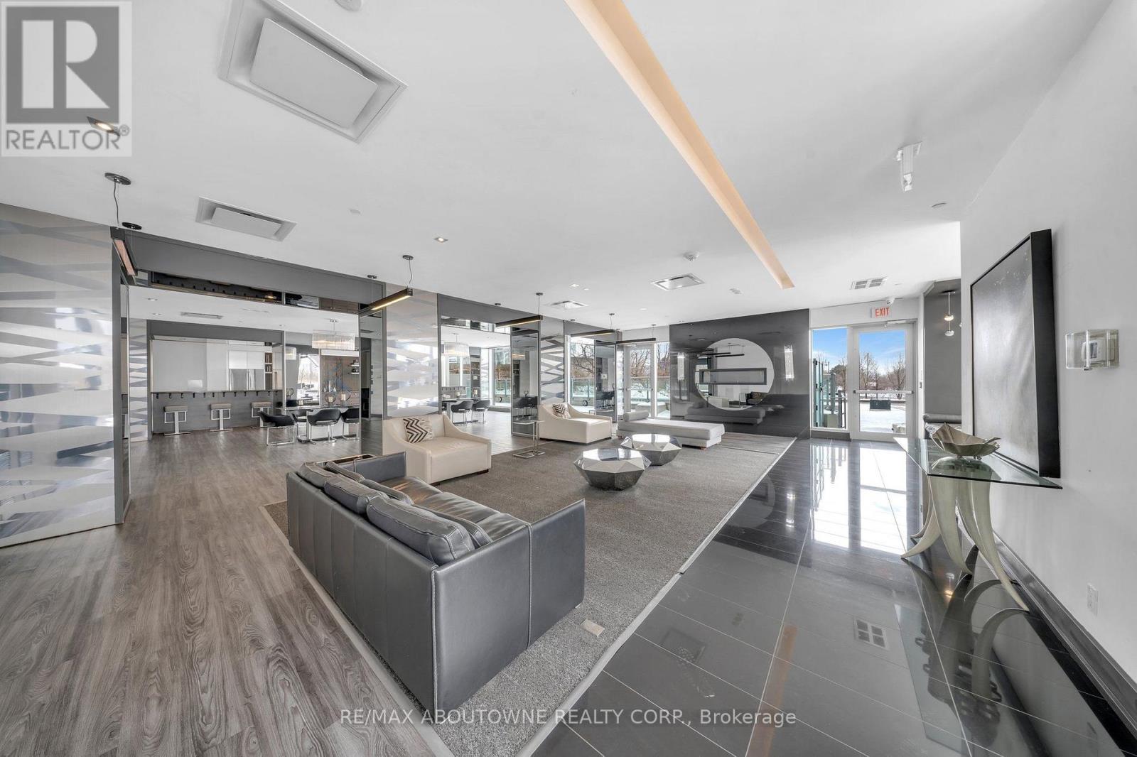 1407 - 33 Shore Breeze Drive, Toronto, ON - Indoor Photo Showing Other Room